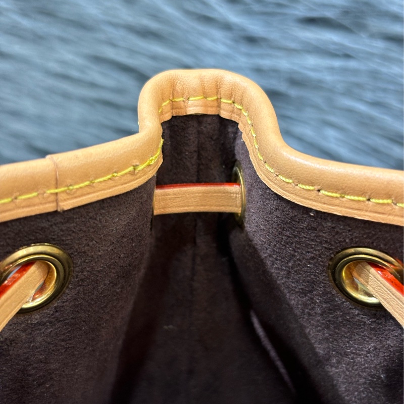 LV M81266 NANO NOE MINI 原花字紋老花 迷你水桶包手提包肩背包斜背包-15