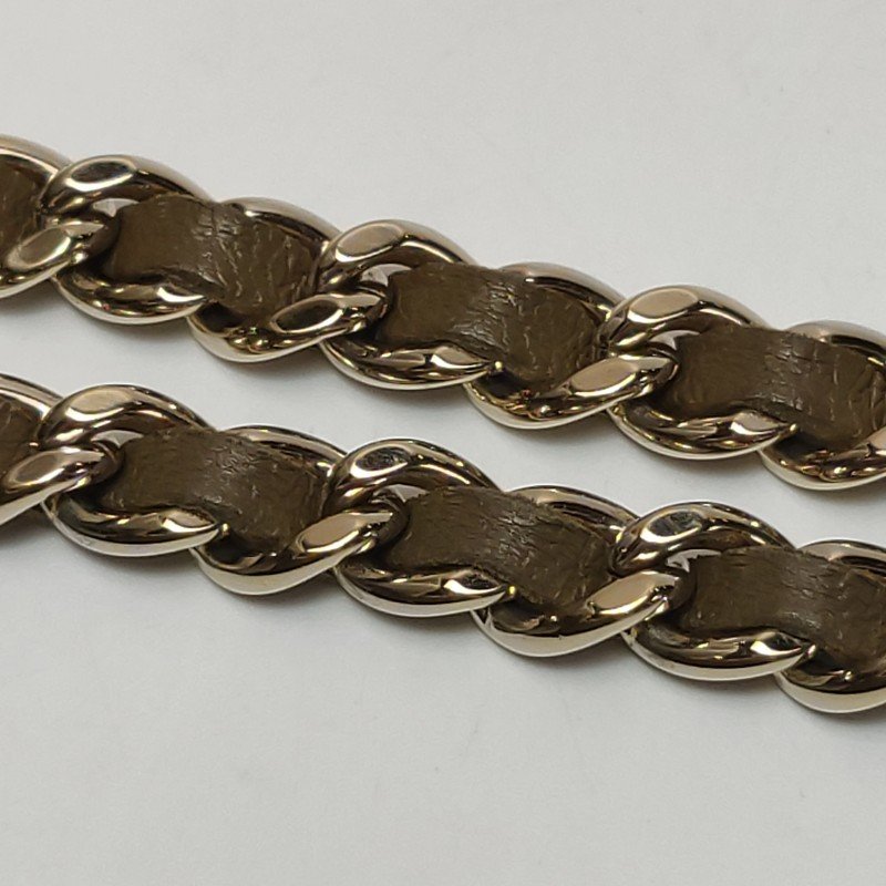 Chanel Classic Flap 季節限定款 羊皮 純色 V紋 絎縫 雙C扣 皮穿鏈 斜背包 單肩包-11