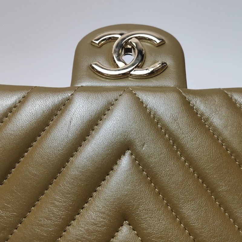 Chanel Classic Flap 季節限定款 羊皮 純色 V紋 絎縫 雙C扣 皮穿鏈 斜背包 單肩包-15