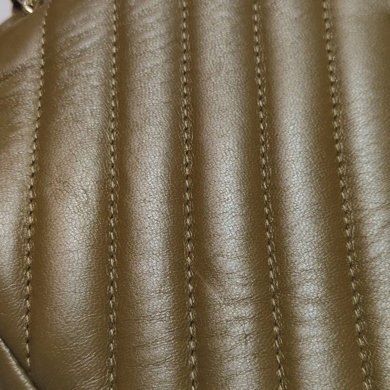 Chanel Classic Flap 季節限定款 羊皮 純色 V紋 絎縫 雙C扣 皮穿鏈 斜背包 單肩包-17