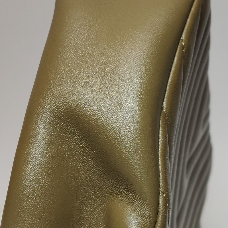 Chanel Classic Flap 季節限定款 羊皮 純色 V紋 絎縫 雙C扣 皮穿鏈 斜背包 單肩包-23