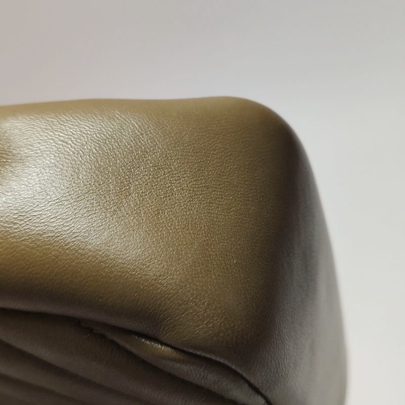 Chanel Classic Flap 季節限定款 羊皮 純色 V紋 絎縫 雙C扣 皮穿鏈 斜背包 單肩包-24