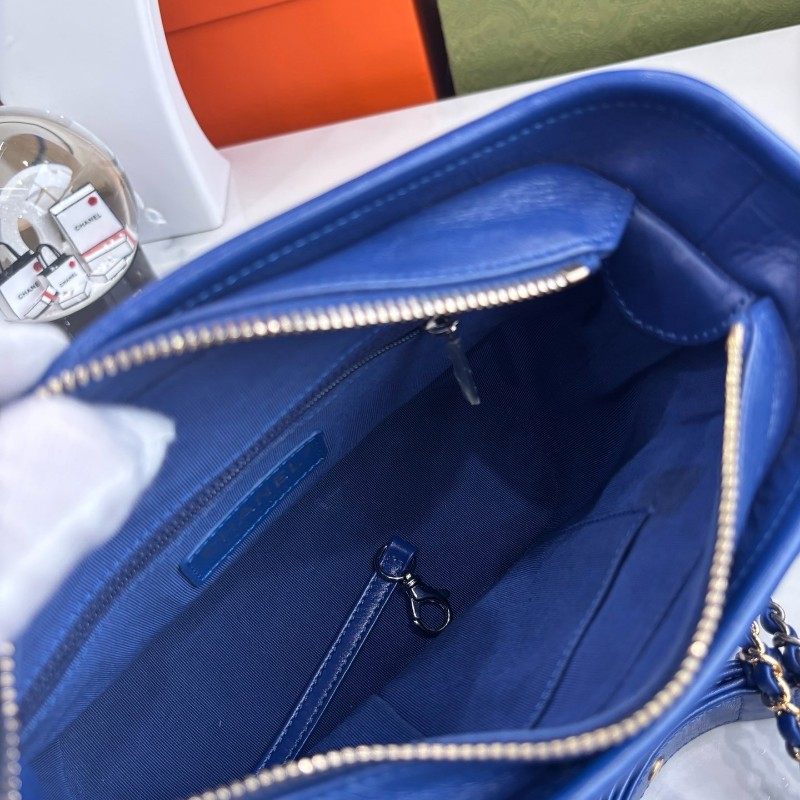 Chanel 克萊因藍全皮小號流浪包 肩背包 28開有卡-8