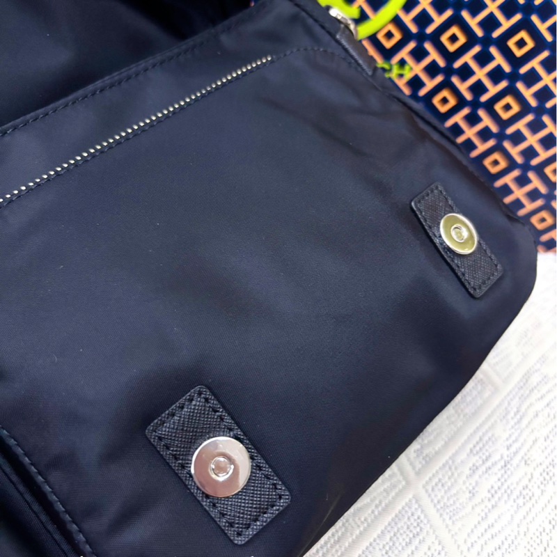 台灣現貨❤️ Tory Burch 專櫃款尼龍郵差包-5