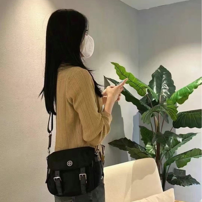 台灣現貨❤️ Tory Burch 專櫃款尼龍郵差包-9