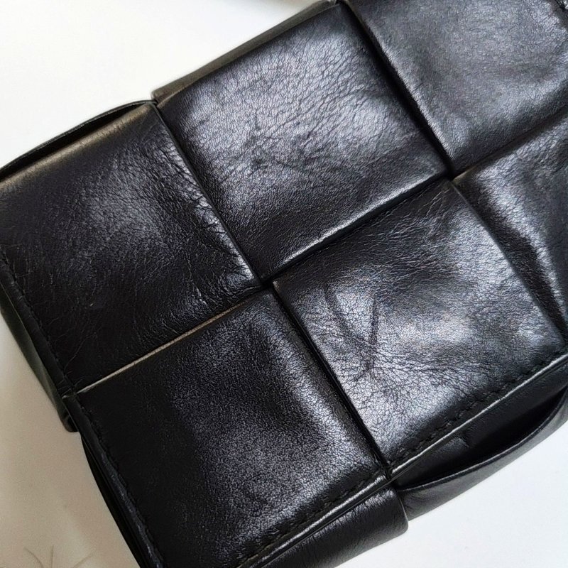 BOTTEGA VENETA Cassette 迷你黑色牛皮編織斜背包 肩背包-7
