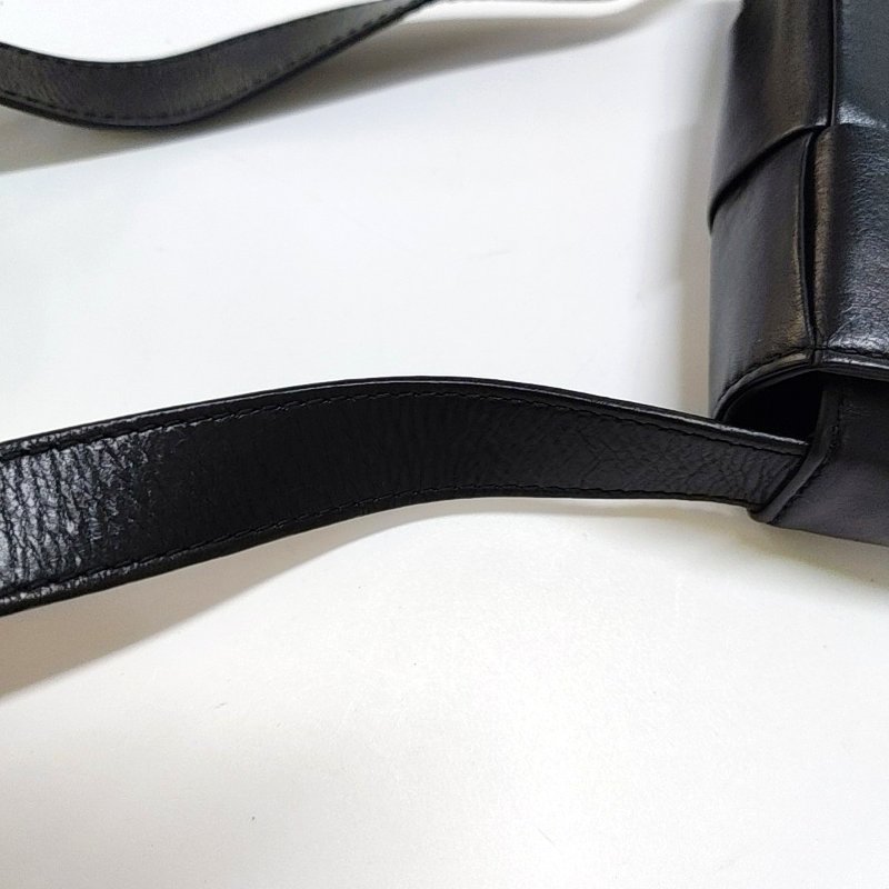 BOTTEGA VENETA Cassette 迷你黑色牛皮編織斜背包 肩背包-8