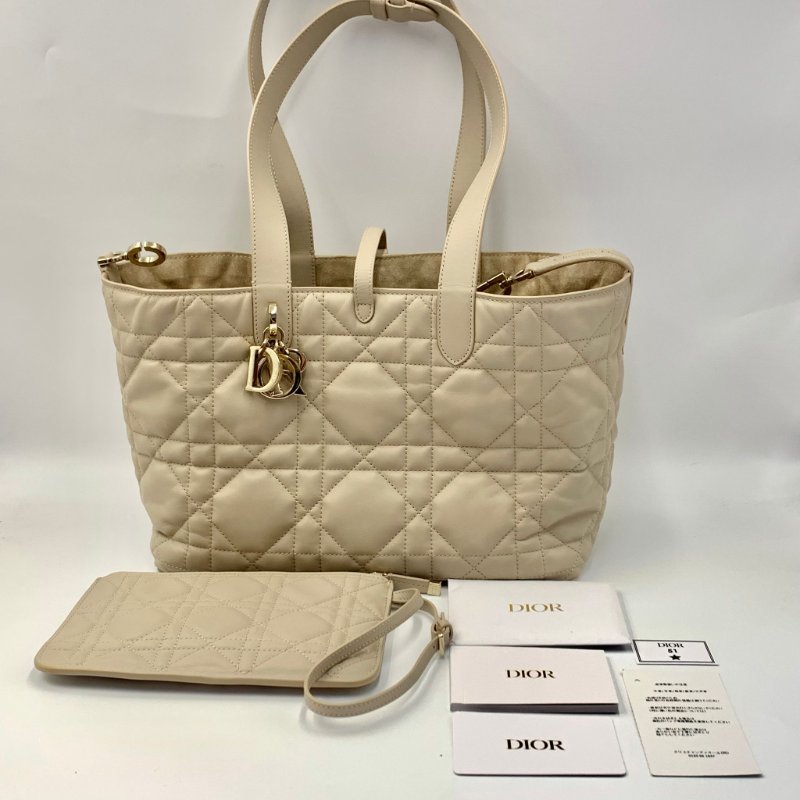 24年新款 Dior  Toujours tote bag 中號 胭脂米色金扣 子母袋款 大D標掛飾 經典菱格紋大容量女士手袋-0