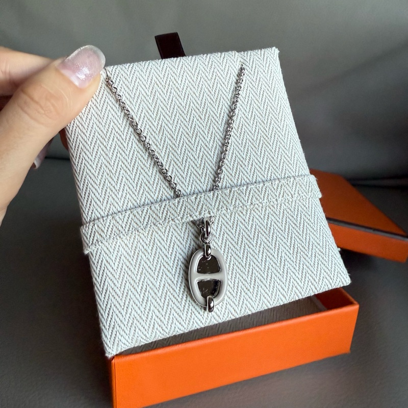 全新 現貨 🍊Hermes Mini Maillon pendant 豬鼻 頸鏈 項鍊 灰色x銀-1