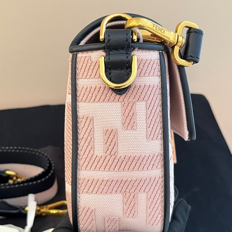 Fendi Baguette櫻花粉拼黑邊法棍包 肩背包-3