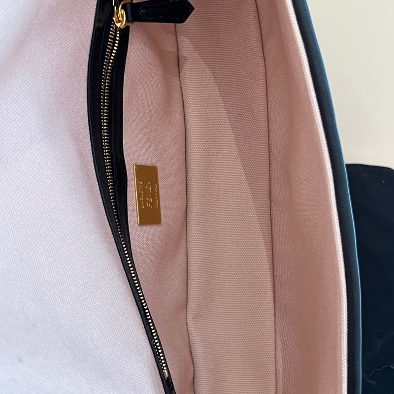 Fendi Baguette櫻花粉拼黑邊法棍包 肩背包-7