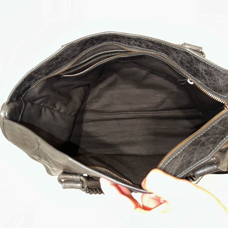 Balenciaga巴黎世家 機車包 le city medium 黑-3