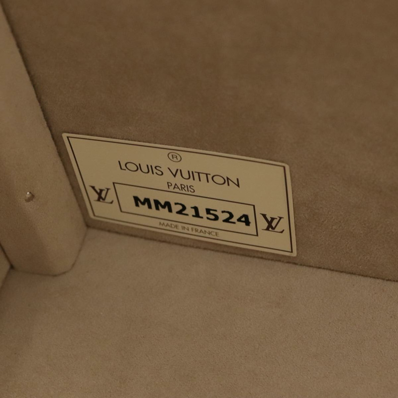 【日本直送】路易威登 Taurillon 登山包 松香 110 行李箱 白色 M10074 正品 115972S-10