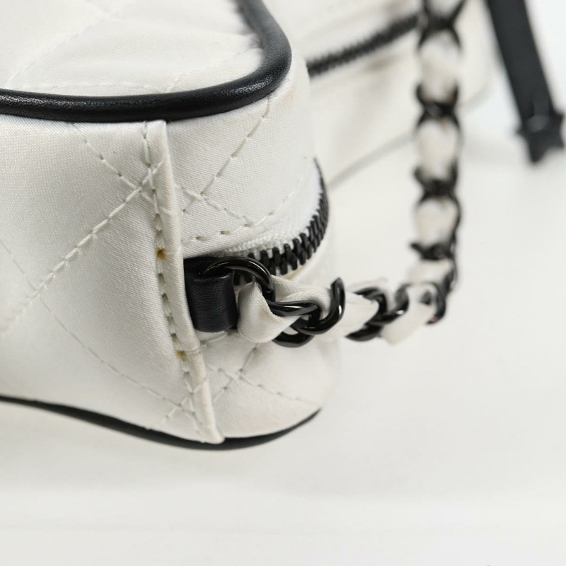 【日本直送】香奈兒星星鏈條單肩包緞面白金色 CC 正品 125991SM-17