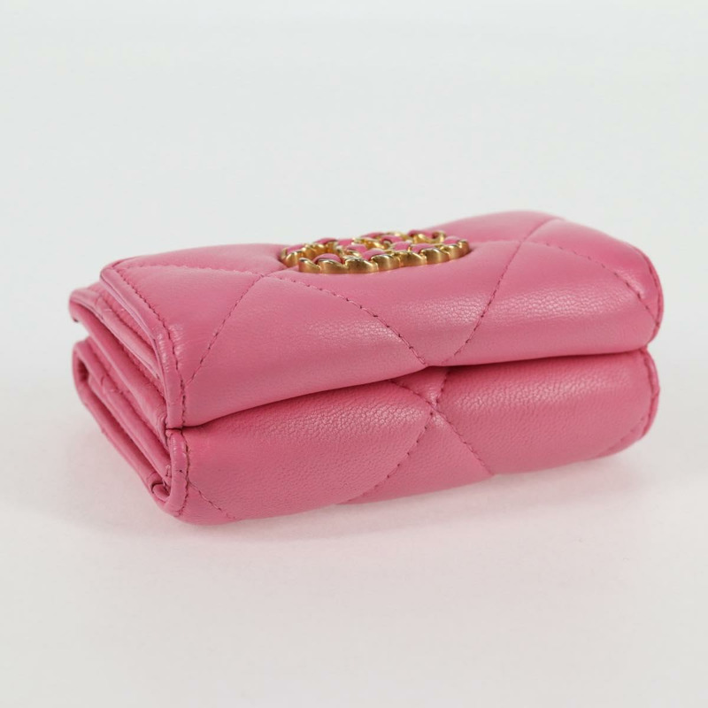 【日本直送】香奈兒 (CHANEL) Matelasse Compact 錢包，羊皮材質，粉紅色，金色雙C標誌，貨號 127761M-4