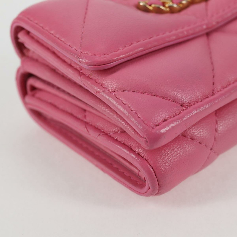 【日本直送】香奈兒 (CHANEL) Matelasse Compact 錢包，羊皮材質，粉紅色，金色雙C標誌，貨號 127761M-13