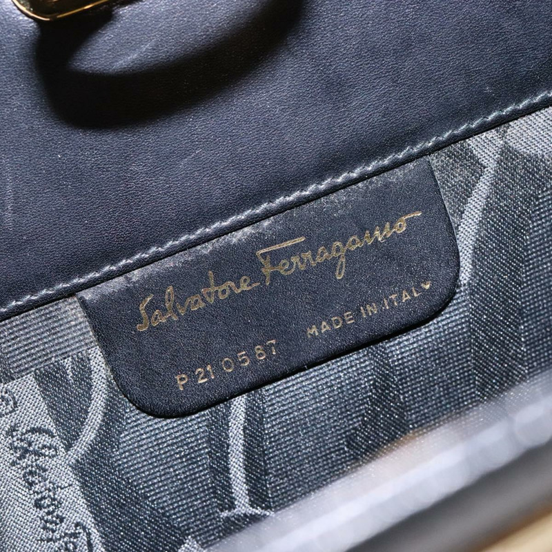 【日本直送】Salvatore Ferragamo Gancini 鏈條單肩包 皮革 黑金色 正品 136021-11