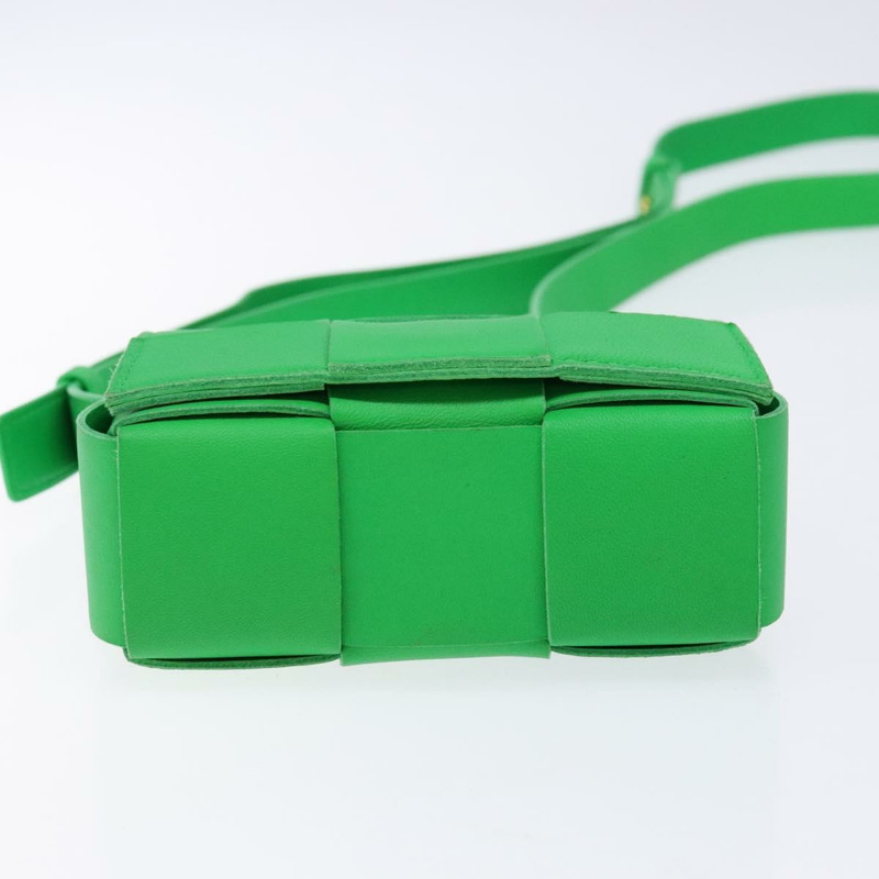 【日本直送】BOTTEGA VENETA MAXI INTRECCIATO 糖果卡式包皮革綠色正品 137583-4