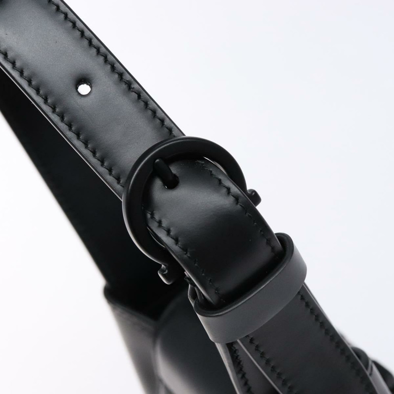 【日本直送】Salvatore Ferragamo Gancini 手袋 皮革 黑色 銀色 正品 137178-17