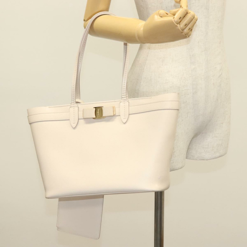 【日本直送】Salvatore Ferragamo Vala 托特包 皮革 淺米色 金色 正品 139066-24