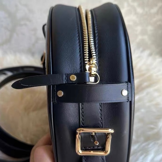 LV 黑金漆皮 圓餅 尺寸22*20*7 20年-2