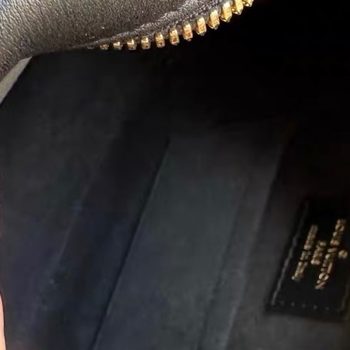 LV 黑金漆皮 圓餅 尺寸22*20*7 20年-3