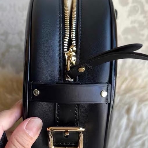 LV 黑金漆皮 圓餅 尺寸22*20*7 20年-4