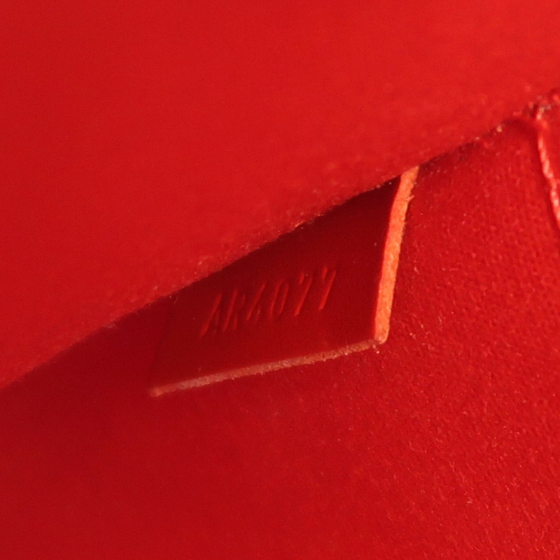 LOUIS VUITTON Epi Madeleine PM銀扣肩背袋-11