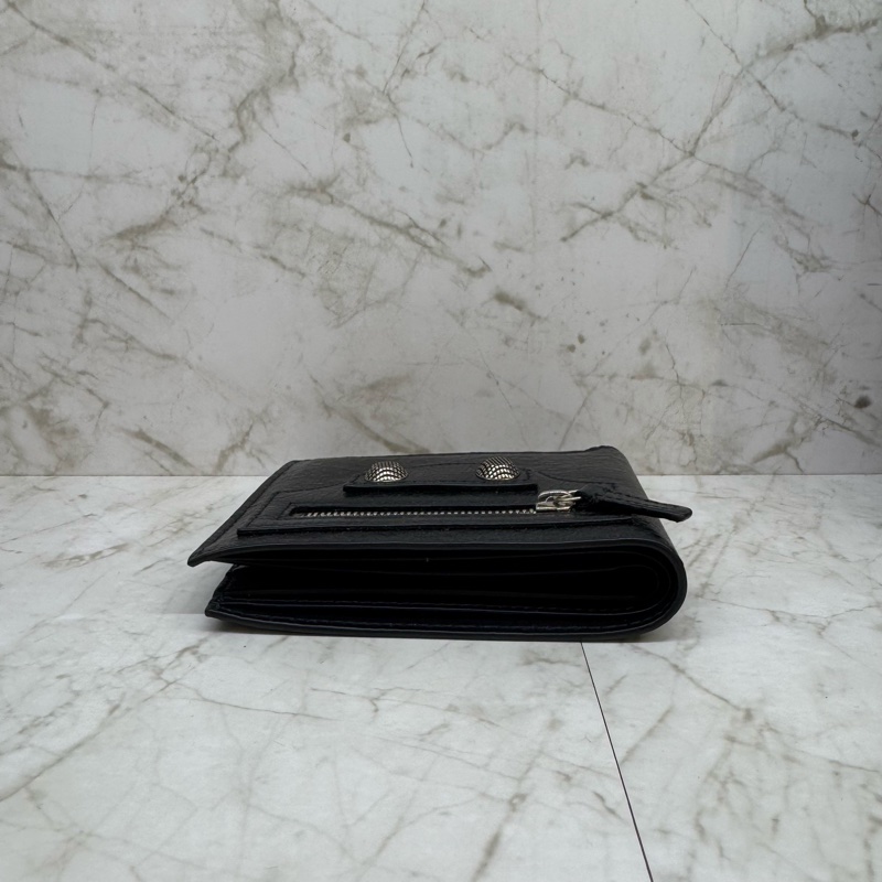 Balenciaga 大釦對開短夾 黑-7