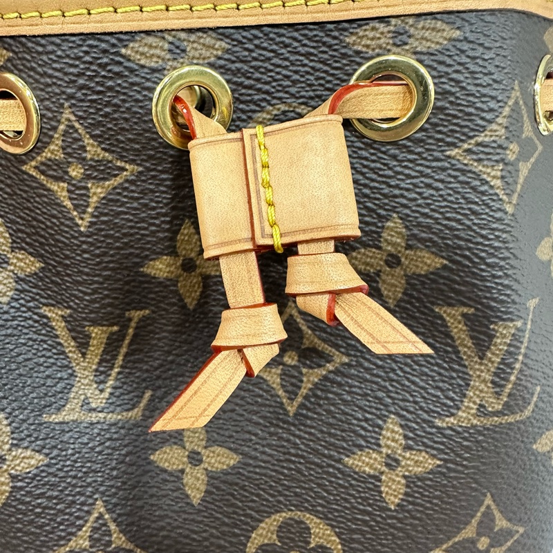 LV M81266 原花金釦 nano noe mini水桶包-26