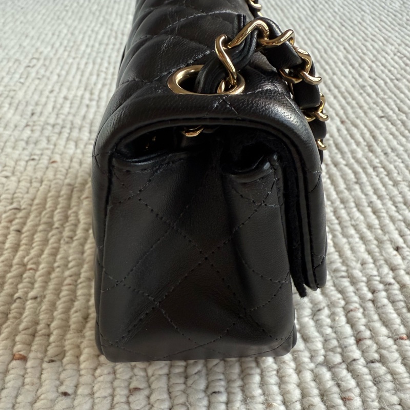 CHANEL MINI COCO黑色羊皮金釦金鍊肩背斜背包17公分方胖子-4