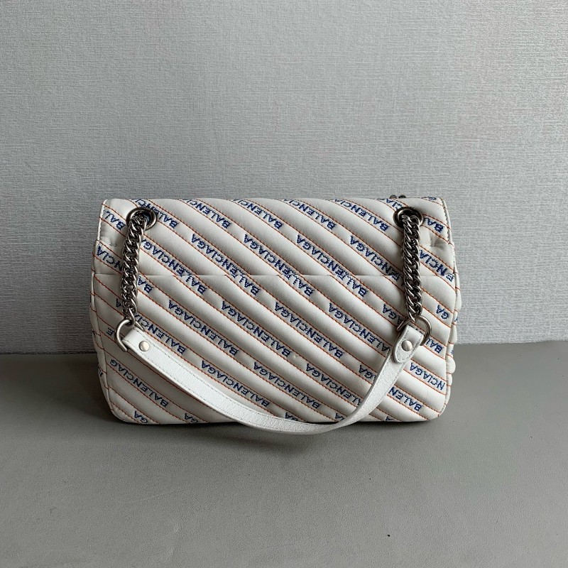 Balenciaga 巴黎世家 限量款 徽章链条包 肩背包-3