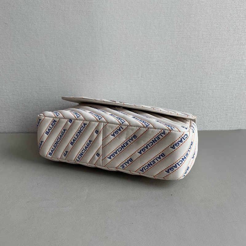 Balenciaga 巴黎世家 限量款 徽章链条包 肩背包-5