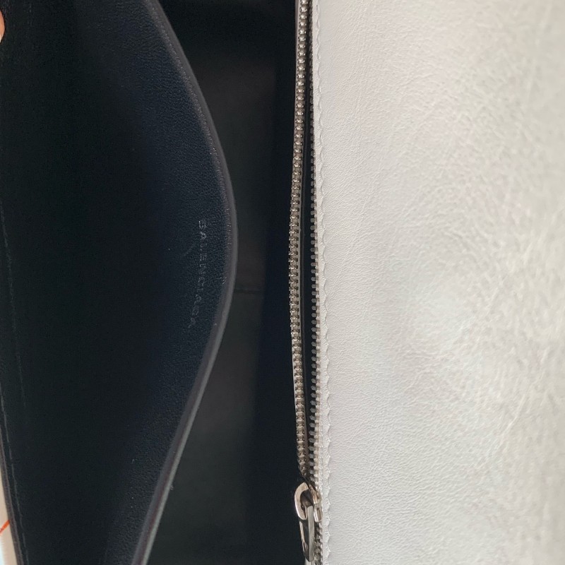 Balenciaga 巴黎世家 限量款 徽章链条包 肩背包-17