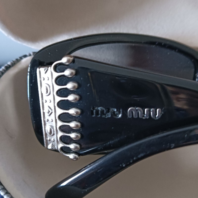 miu miu 方形皇冠標誌的太陽眼鏡,購於日本Miu miu,義大利製-3