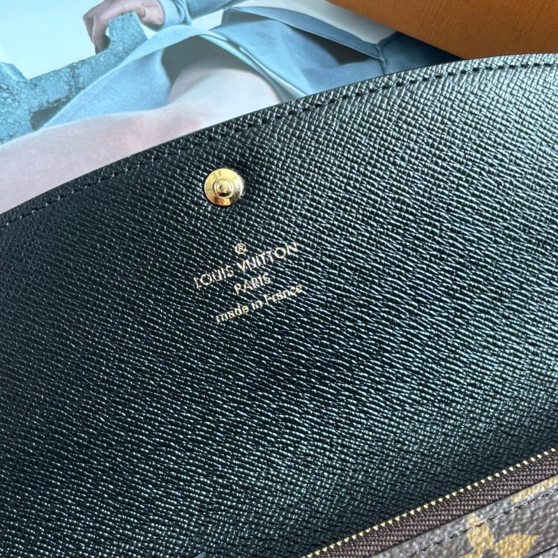 ::LOUIS VUITTON:: LV M82157 Emilie 錢包雙拼色釦飾長夾信封釦式長夾-11
