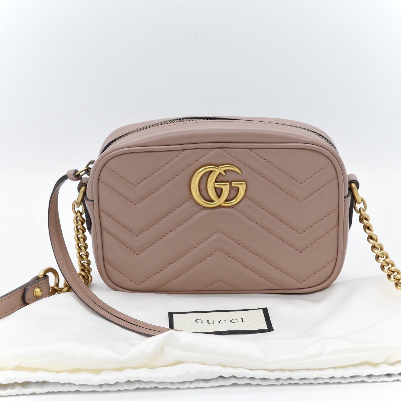 🌟超級新🌟【CP 精選🌟小編推薦】Gucci 古馳 Marmont 馬蒙18cm  奶咖色 牛皮 GG 金釦 鏈條包 相機包 斜跨包-0