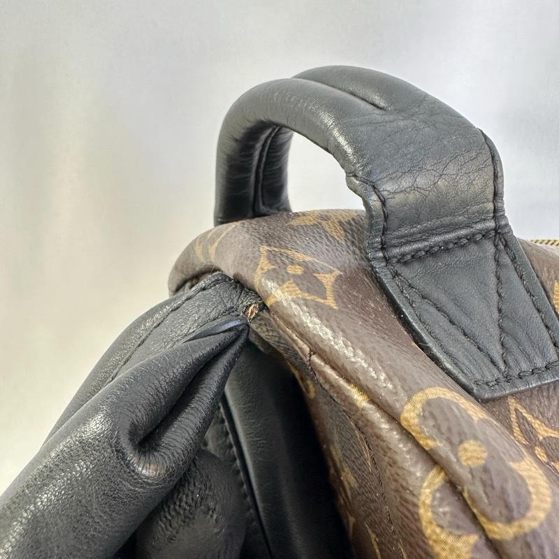 9成新LV經典拼色後背包(已停產,平台購買有使用痕跡)-2