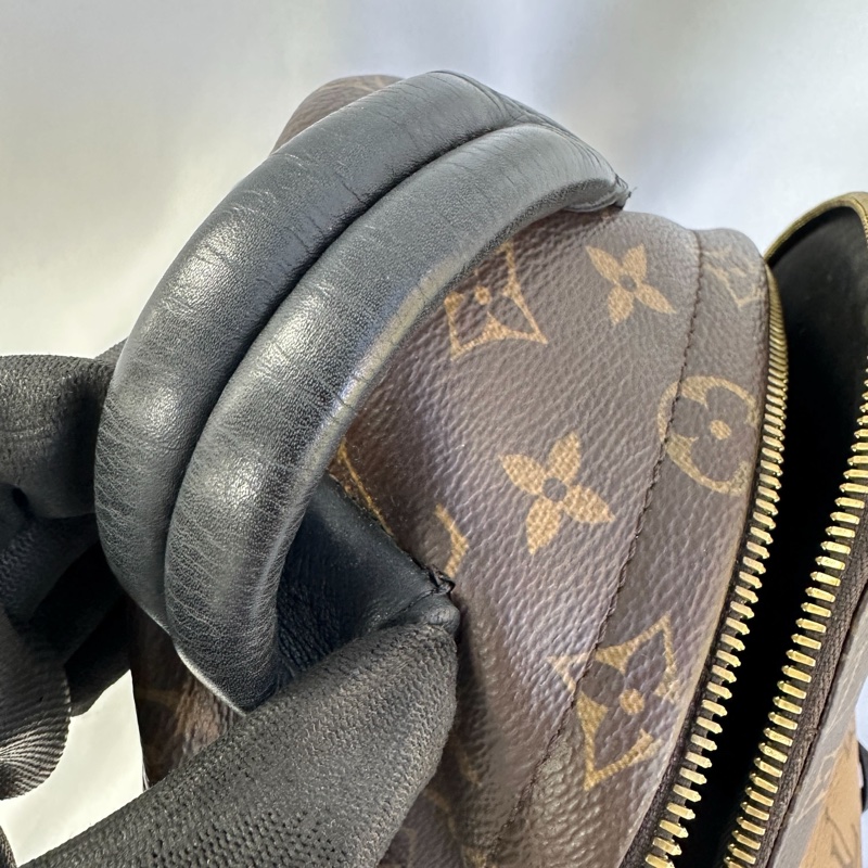 9成新LV經典拼色後背包(已停產,平台購買有使用痕跡)-16