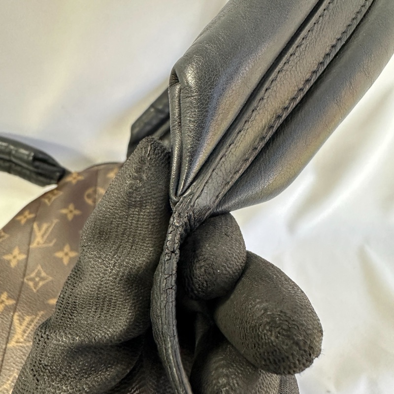 9成新LV經典拼色後背包(已停產,平台購買有使用痕跡)-18