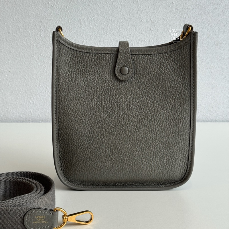 99新🆕 Hermès 愛馬仕 Mini Evelyne 積雨雲灰金釦二代 斜背包-7