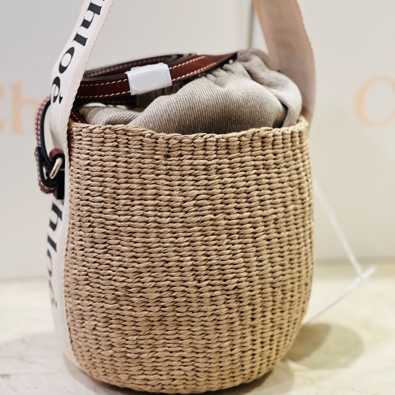 Chloe woody 經典草編水桶包-12