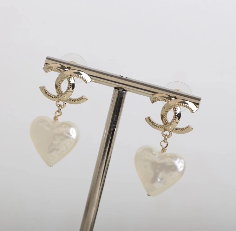 Chanel 垂吊心型 Logo耳環-2