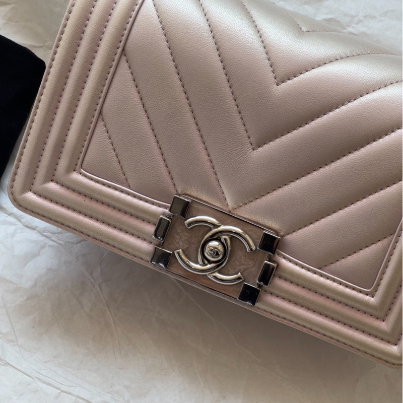 Chanel香奈兒 炫彩珠光色v紋leboy小號鏈條單肩包 25開有卡-1