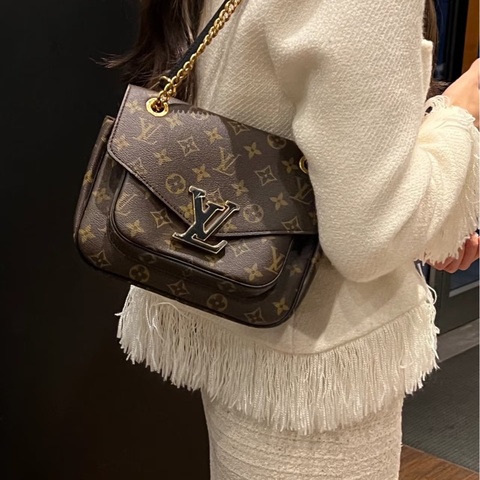 LV PASSY 郵差包