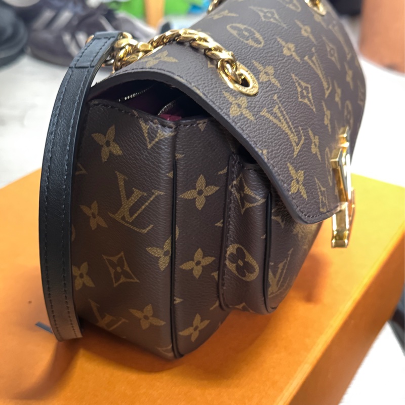 LV PASSY 郵差包-4