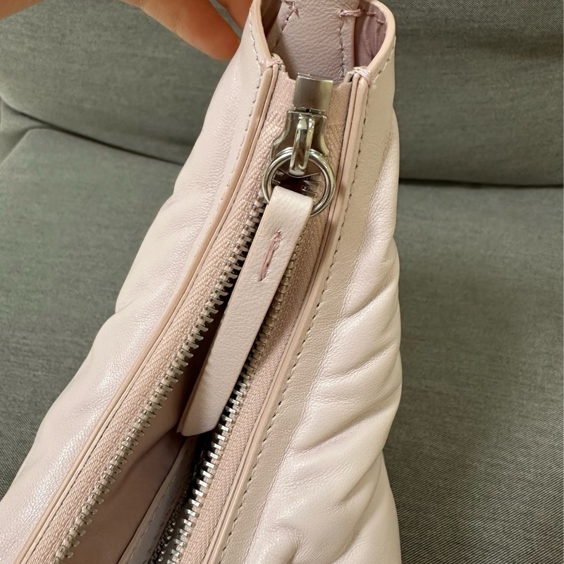 Maison Margiela Glam Slam Shoulder Bag in Pink 枕頭包 粉紅色-9