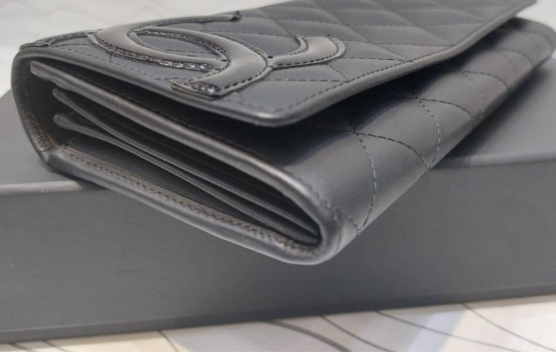 CHANEL CAMBON  牛皮 黑+亮粉 康朋 扣子 長夾  #讓藏32800  22開)  *92成新 尺寸 (公分) 18x10x2cm 有盒子 保卡-2