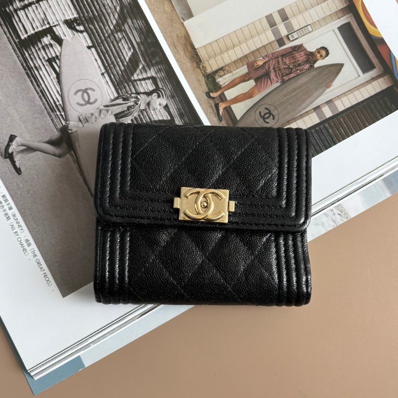 ::CHANEL:: BOY 金釦經典小型口蓋皮夾-0