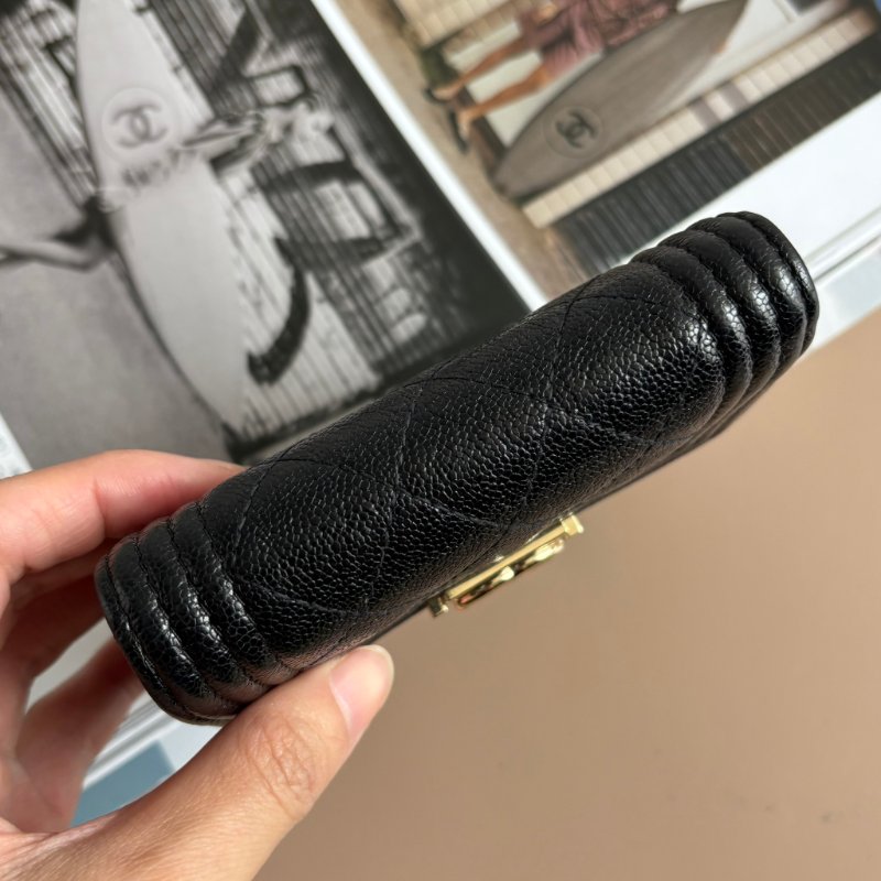 ::CHANEL:: BOY 金釦經典小型口蓋皮夾-4